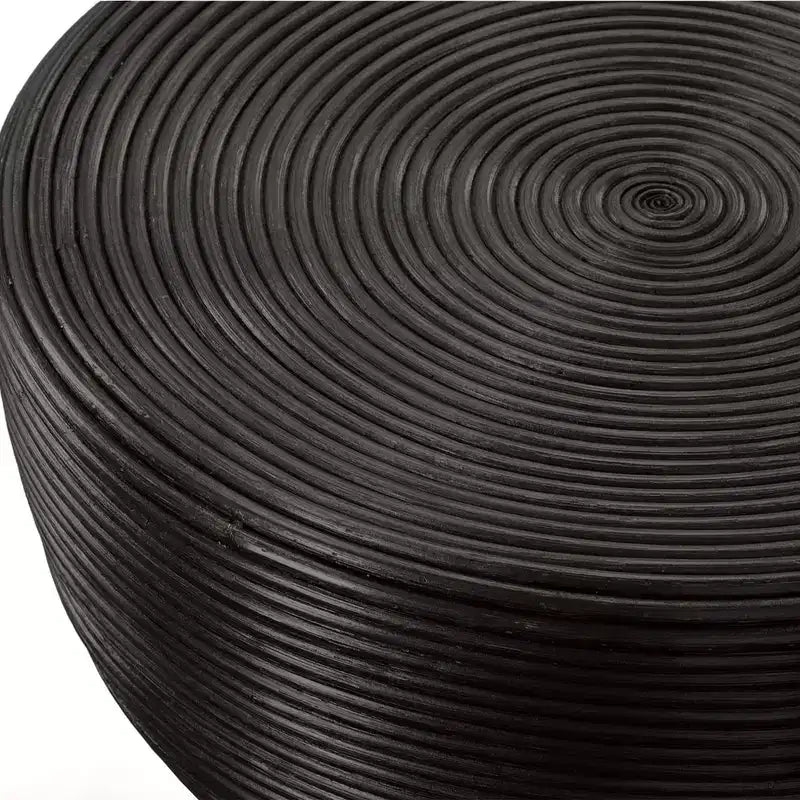 Table d'appoint ronde en rotin noir teinté, largeur 22 po
